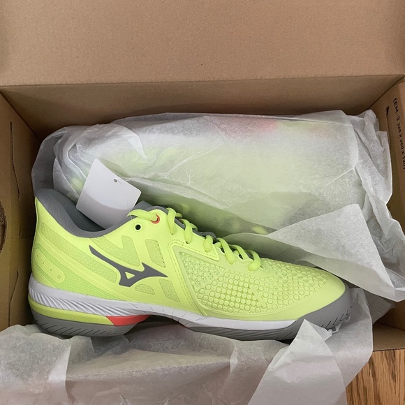 Wave Women's Exceed Tour 5 AC Tennis Shoes from Mizuno - Picture 8 of 10